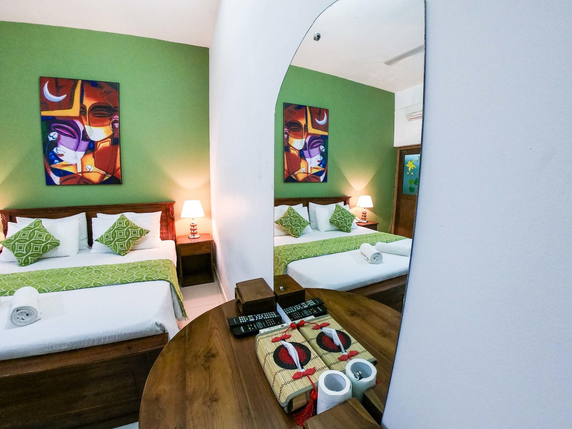 קנדי Romance Hills Hotel מראה חיצוני תמונה