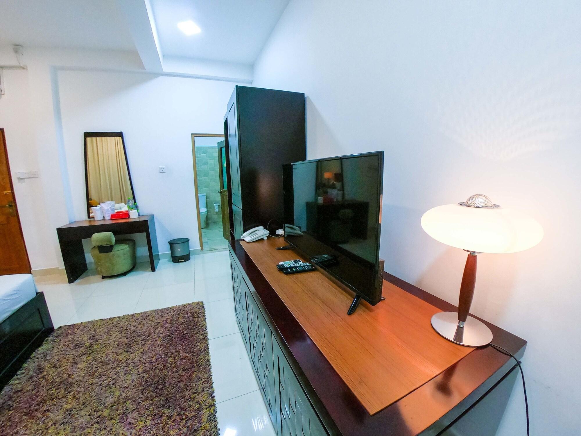 קנדי Romance Hills Hotel מראה חיצוני תמונה