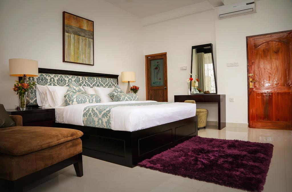 קנדי Romance Hills Hotel מראה חיצוני תמונה